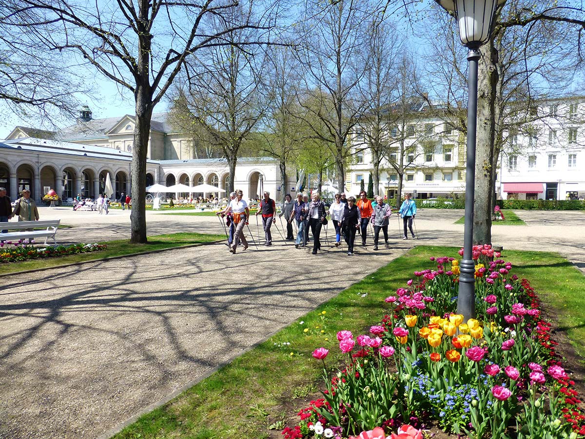 bad-kissingen-kurpark-fruehling-aktiv-walking-im-kurpark-7.jpg