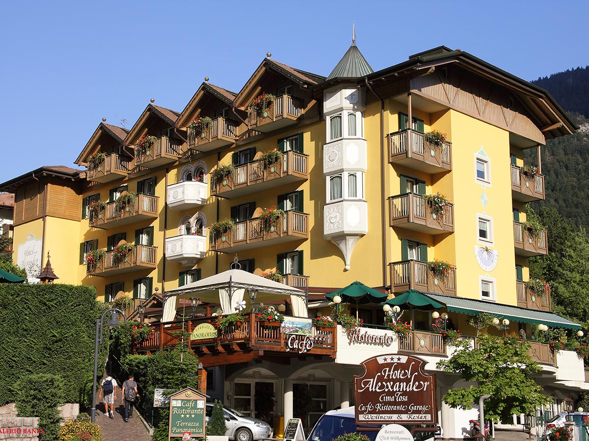 molveno-hotel-alexander-aussenansicht-49.jpg