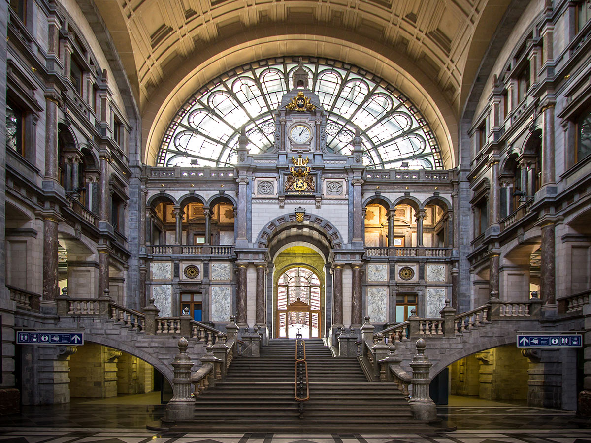 antwerpen-und-gent-kultureller-hochgenuss-zum-festlichen-jahreswechsel-railway-station-in-antwerpen-181927071.jpg