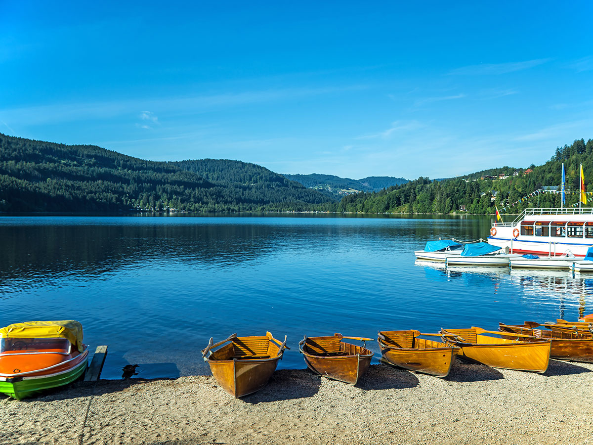 badenweiler-suedlicher-schwarzwald-titisee-90364263.jpg