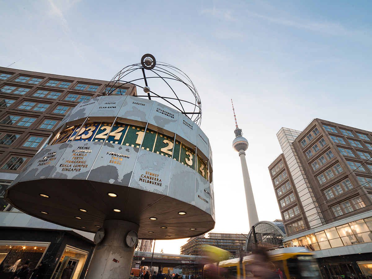 berlin-prachtvolle-boulevards-alexanderplatz-61070668.jpg