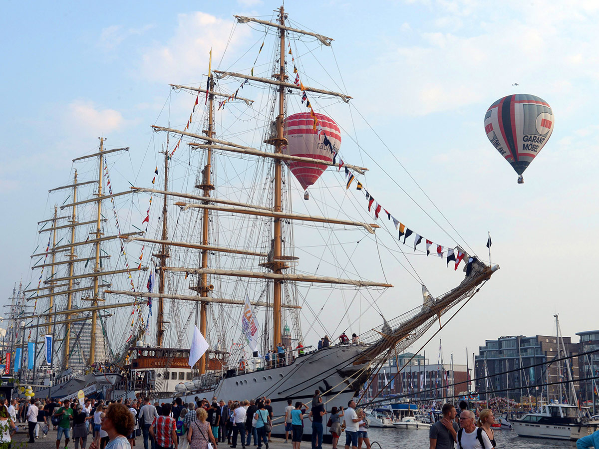 bremen-und-bremerhaven-ein-land-zwei-staedte-mit-sail-bremerhaven-2025-sail-140815-umzug88-c-wolfhard-scheer-erlebnis-bremerhaven-.jpg