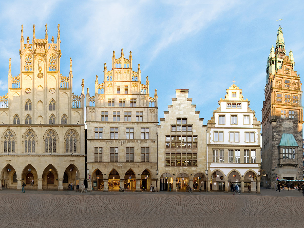 bremen-und-bremerhaven-hanseatische-traditionen-prinzipalmarkt-muenster-162639111-1.jpg