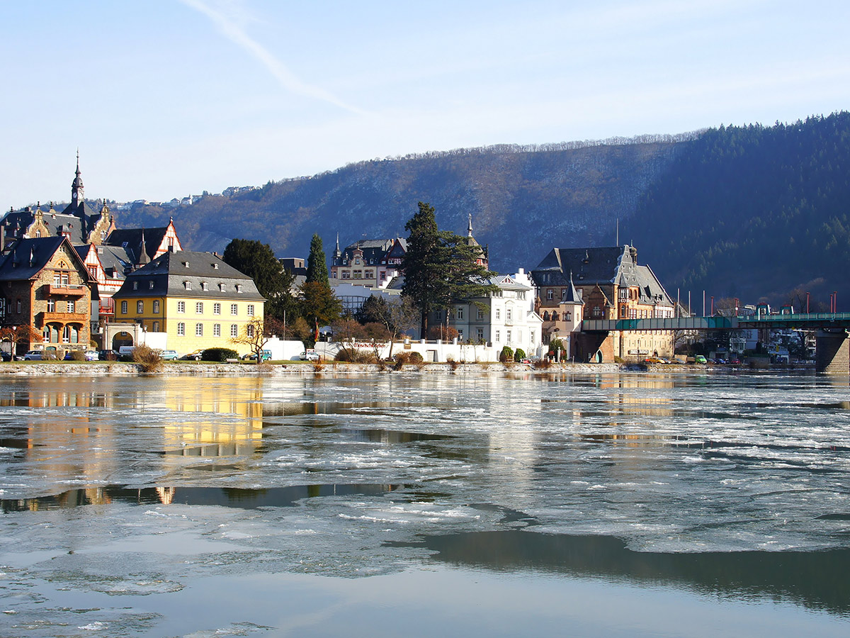 dieblich-an-der-mosel-stimmungsvolle-weihnachtszeit-moselwinter-mit-andernach-koblenz-cochem-und-weinerlebnis-traben-trarbach-im-winter-42170474.jpg