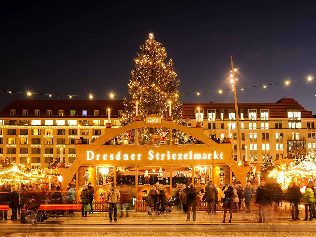 dresdner-striezelmarkt-eingang-striezelmarkt-150114949.jpg