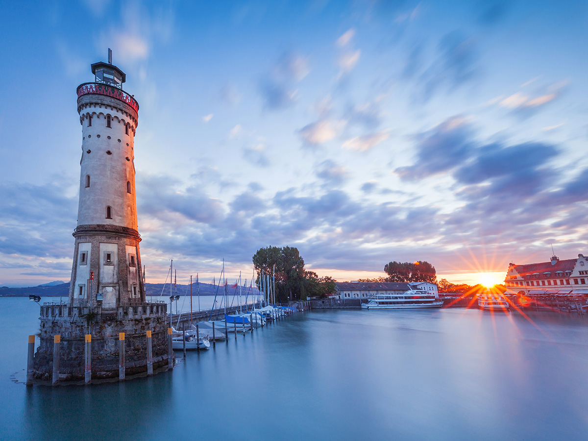 friedrichshafen-am-bodensee-lighthouse-lindau-120127707.jpg