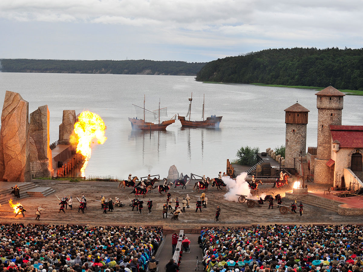 ostseebad-goehren-auf-ruegen-mit-den-stoertebeker-festspielen-in-ralswick-6925271482-db3b1573c6-c.jpg