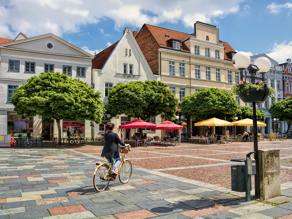 guestrow-idyllische-mecklenburgische-seenplatte-mit-ausfluegen-nach-rostock-warnemuende-und-schwerin-guestrow-336378953.jpg