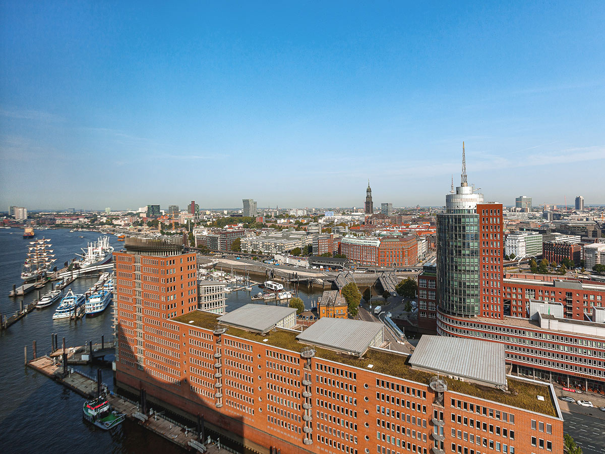 the-westin-hotel-hamburg-exquisites-lifestyle-hotel-in-der-elbphilharmonie-the-westin-hamburg-stadtansicht-c-hamel-fotografie-.jpg