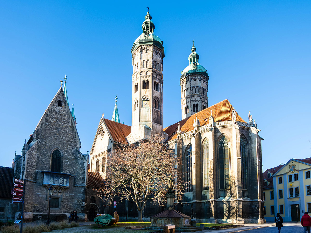 merseburg-wein-und-kultur-in-der-saale-naumburger-dom-st.-peter-und-paul-159897471.jpg