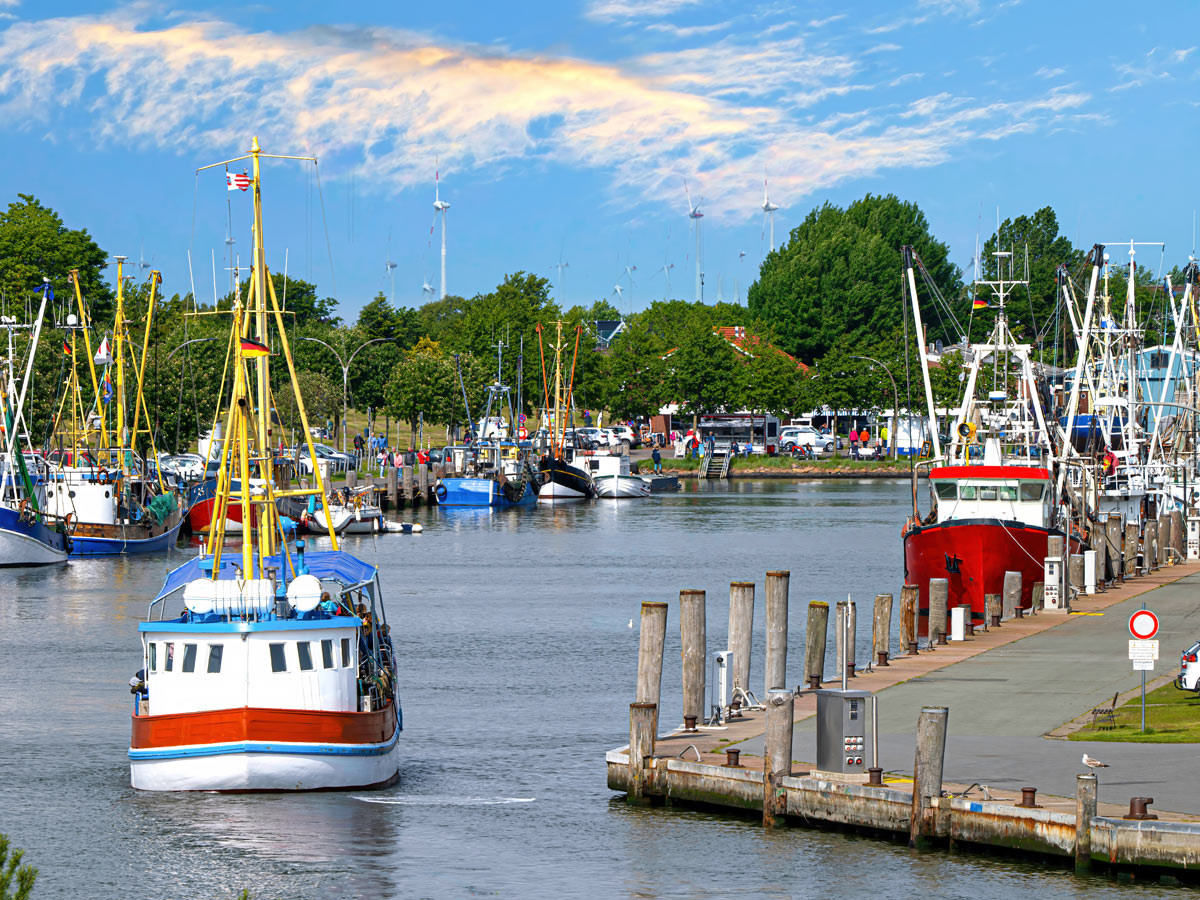 nordseeheilbad-buesum-mit-ausfluegen-nach-husum-und-friedrichstadt-hafen-buesum-520186093.jpg