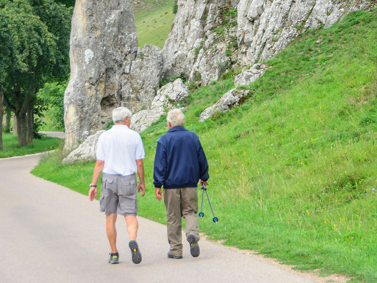 nuertingen-schwaebische-alb-mittelgebirge-mit-charme-staedteperle-tuebingen-und-schwaebisch-gemuend-wandern-in-der-schwaebischen-alb-147427642.jpg