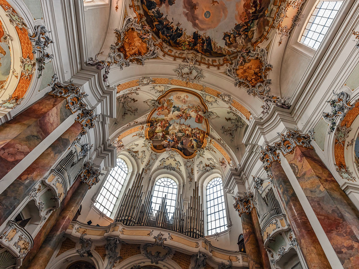 oberstdorf-bergromantik-und-vorweihnachtlicher-maerchenzauber-im-allgaeu-basilika-ottobeuren-213482663.jpg