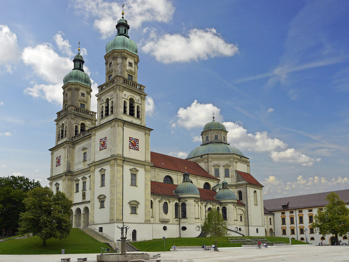 oberstdorf-das-allgaeu-von-seiner-schoensten-seite-st.lorenz-basilika-kempten-104865046.jpg