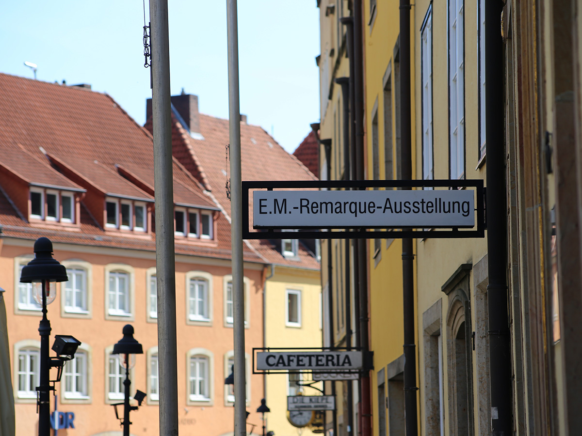 osnabrueck-stadt-des-westfaelischen-friedens-mit-felix-nussbaum-haus-und-erich-maria-remarque-zentrum-osnabrueck-165786681.jpg