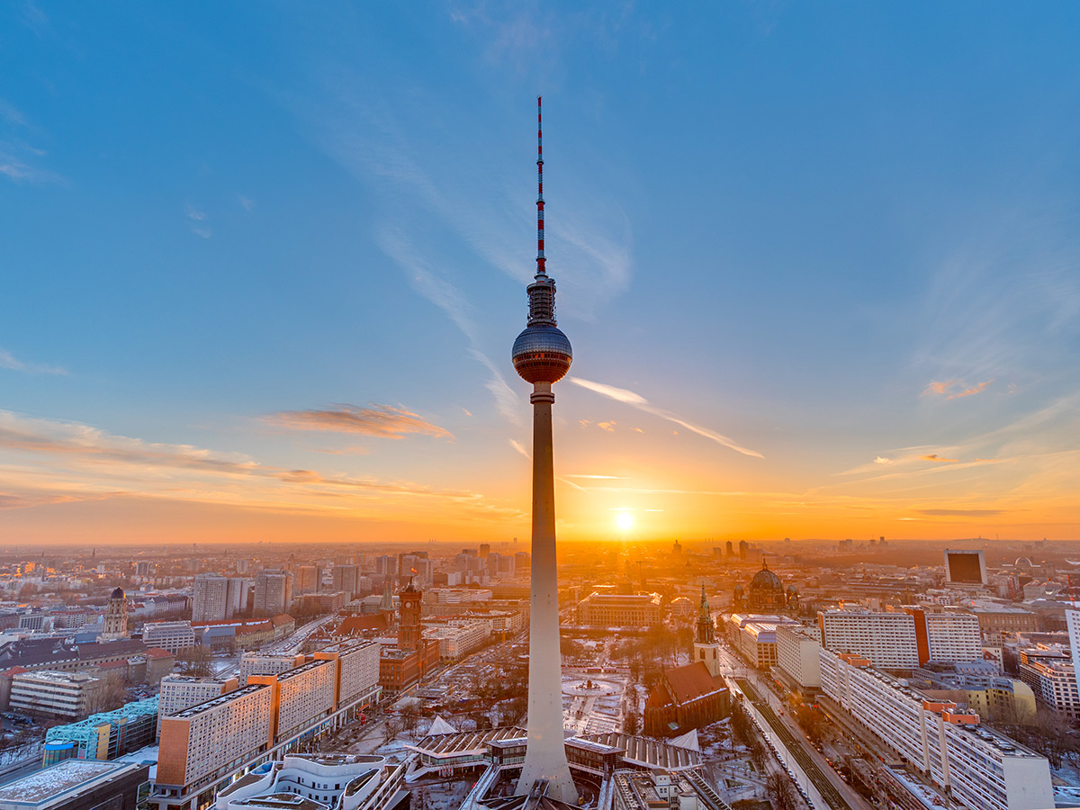 potsdam-und-das-havelland-television-tower-at-alexanderplatz-in-berlin-101101805.jpg