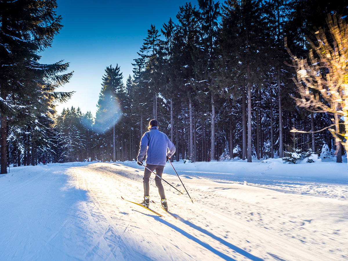 ruhpolding-winterzauber-in-den-bayerischen-alpen-mit-salzburg-langlaufen-in-winterlandschaft-134781335.jpg