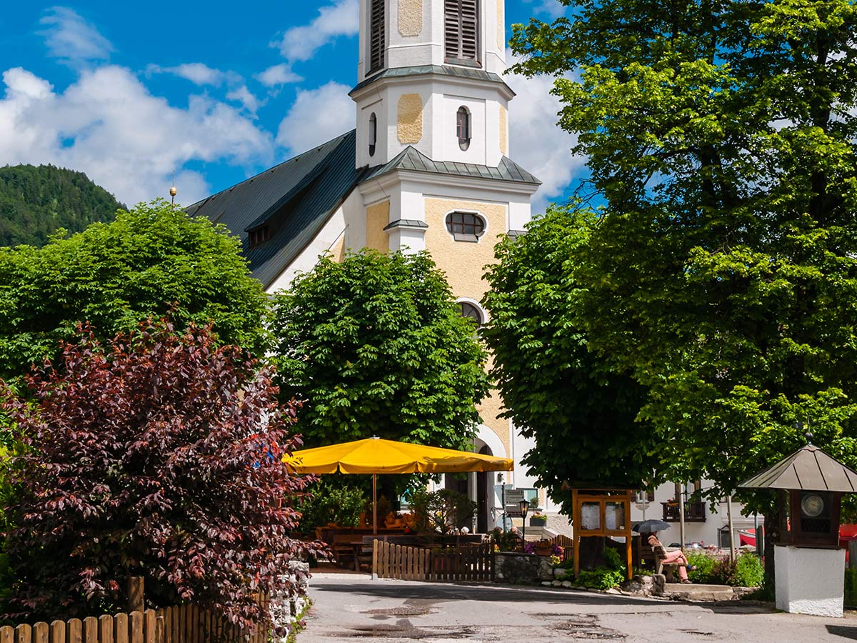 ruhpolding-winterzauber-in-den-bayerischen-alpen-mit-salzburg-pfarrkirche-st-pankratius-in-reit-im-winkl-115342754.jpg