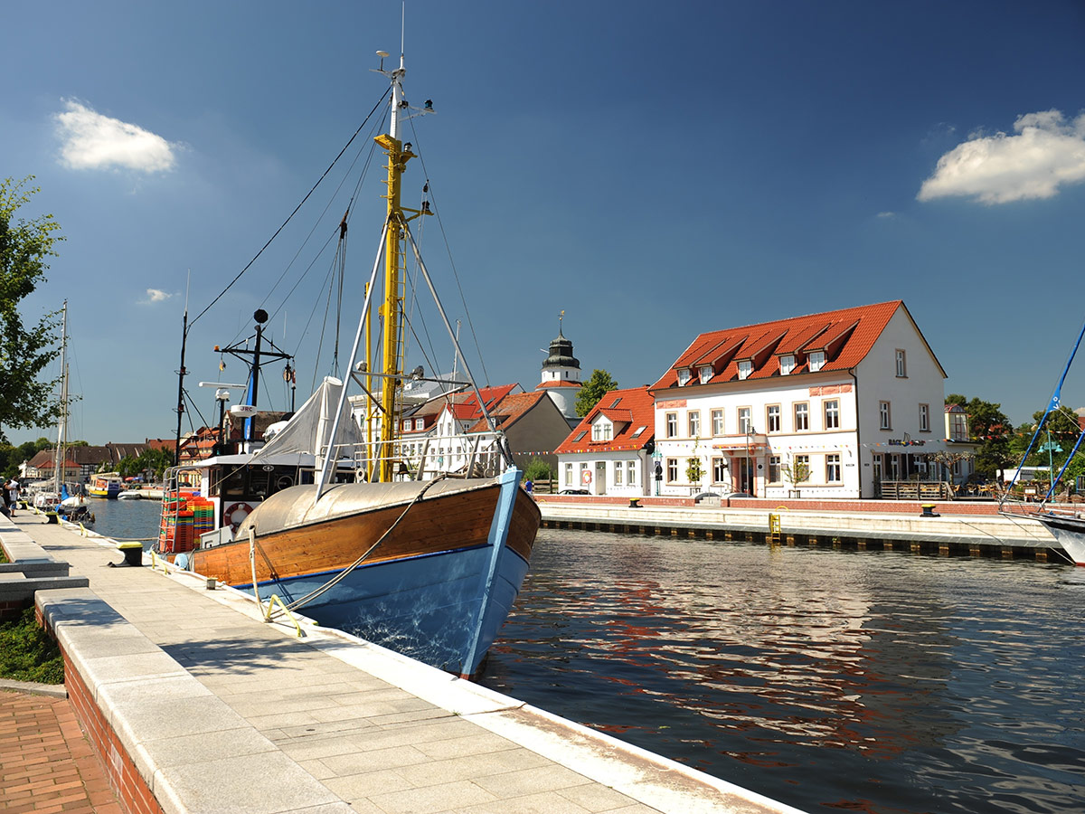 seebad-heringsdorf-an-der-insel-usedem-stadthafen-ueckermuende-159268671.jpg