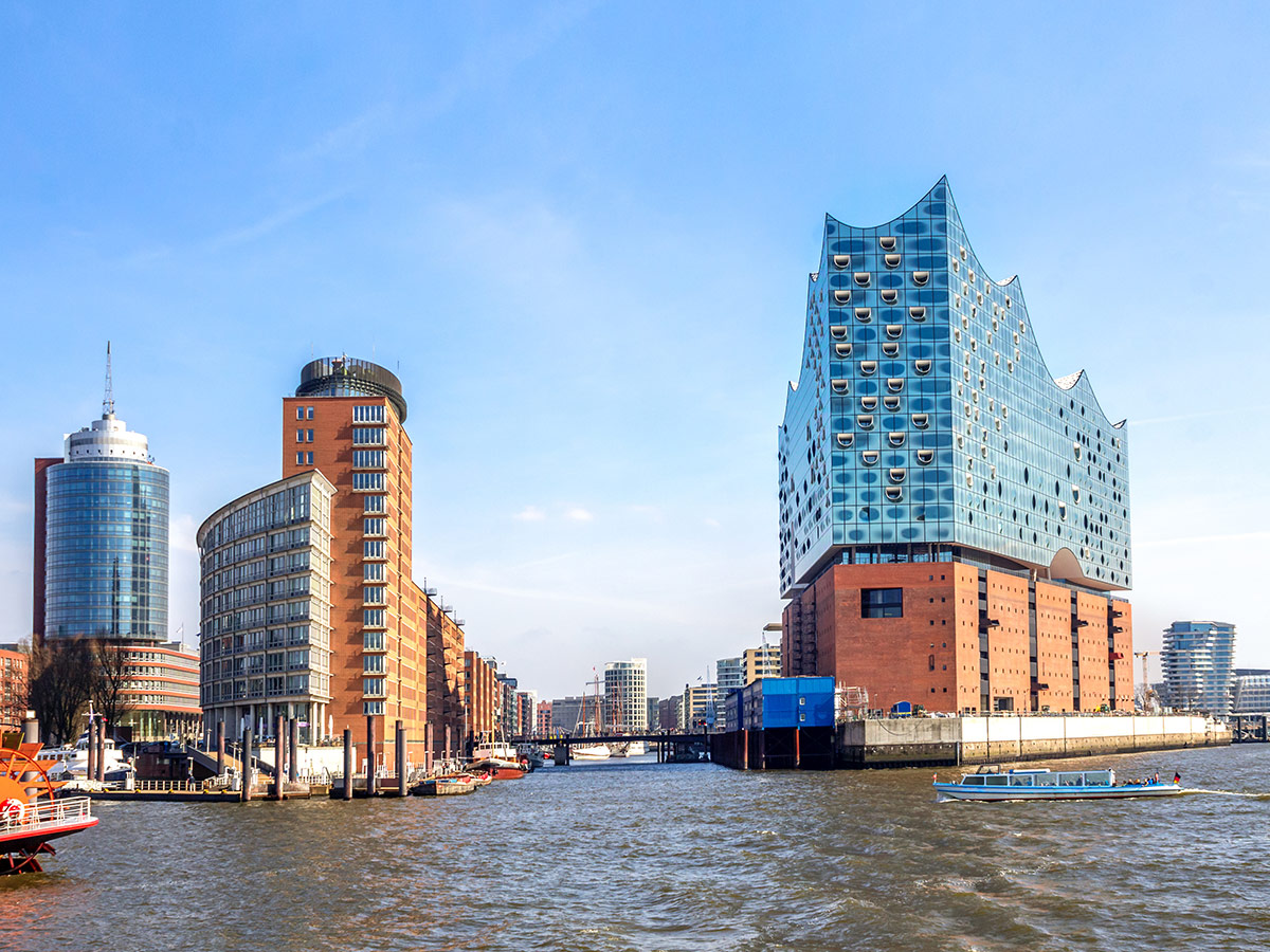 stade-sommerurlaub-an-der-elbe-und-im-alten-land-hambug-elbphilharmonie-133772690.jpg