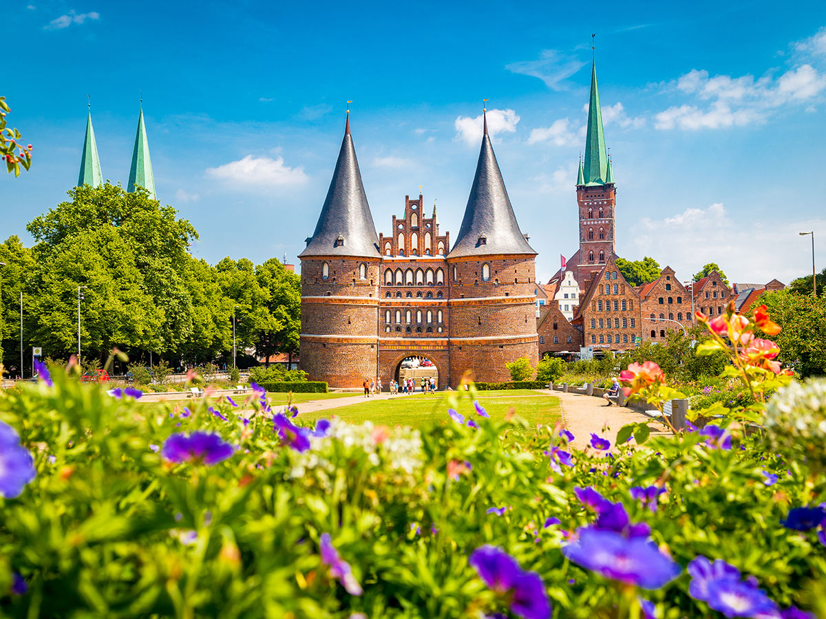 timmendorfer-strand-erholsamer-strandurlaub-an-der-ostsee-holsten-tor-in-luebeck-212605014.jpg