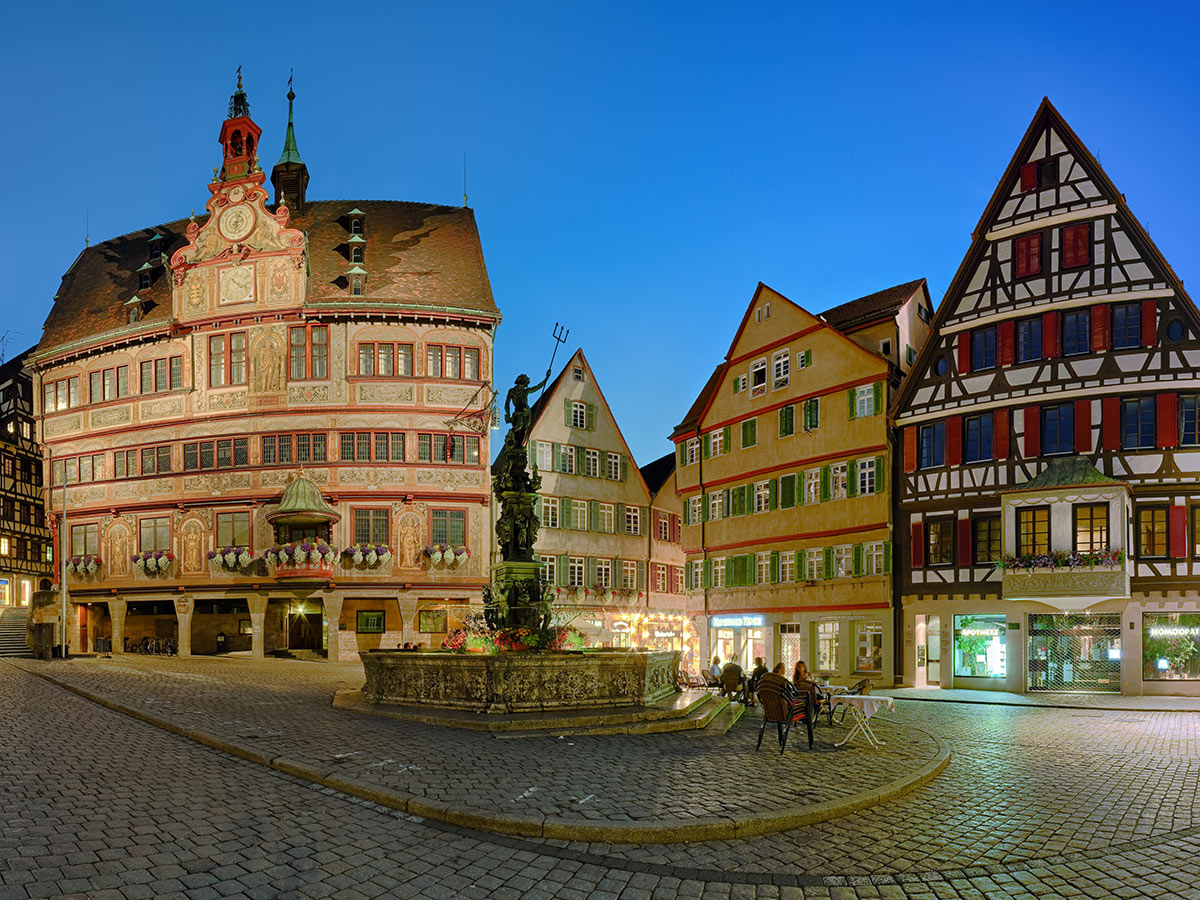 ulm-weihachten-und-silvester-tuebingen-marktplatz-rathaus-01-67346722.jpg