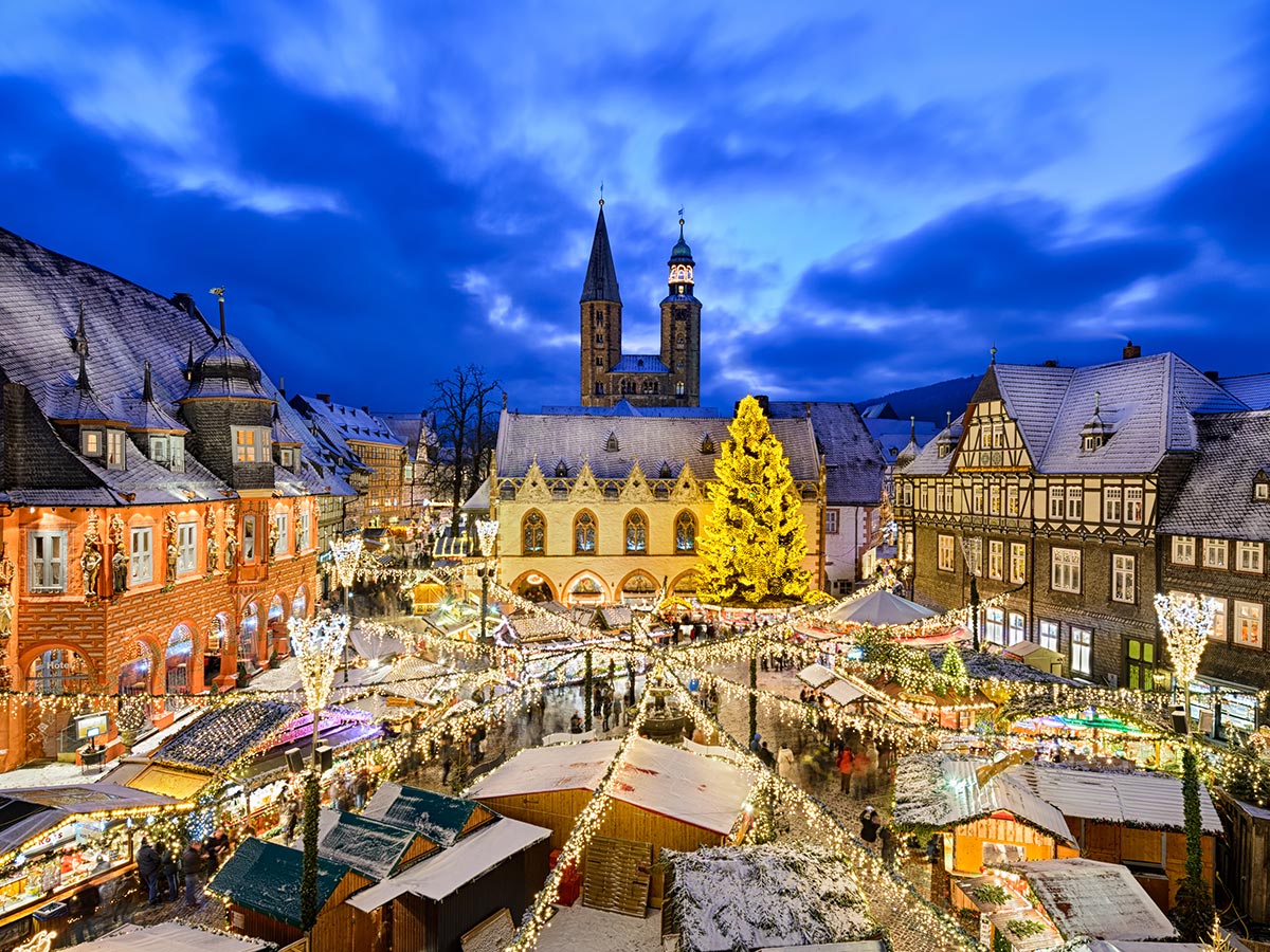 wernigerode-magischer-harz-weihnachtsmarkt-in-goslar-83562764.jpg