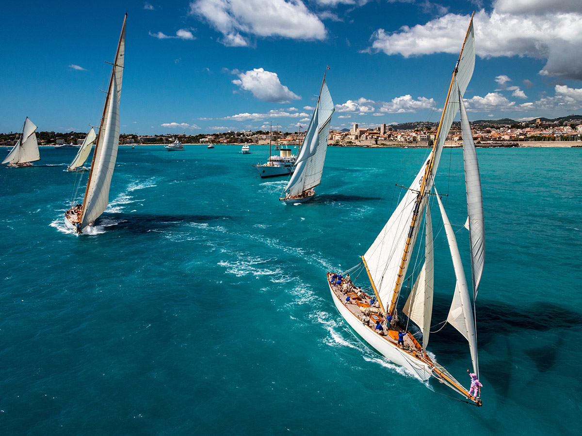 nizza-und-die-cote-dazur-im-rausch-der-farben-franzoesiche-riviera-216963404.jpg