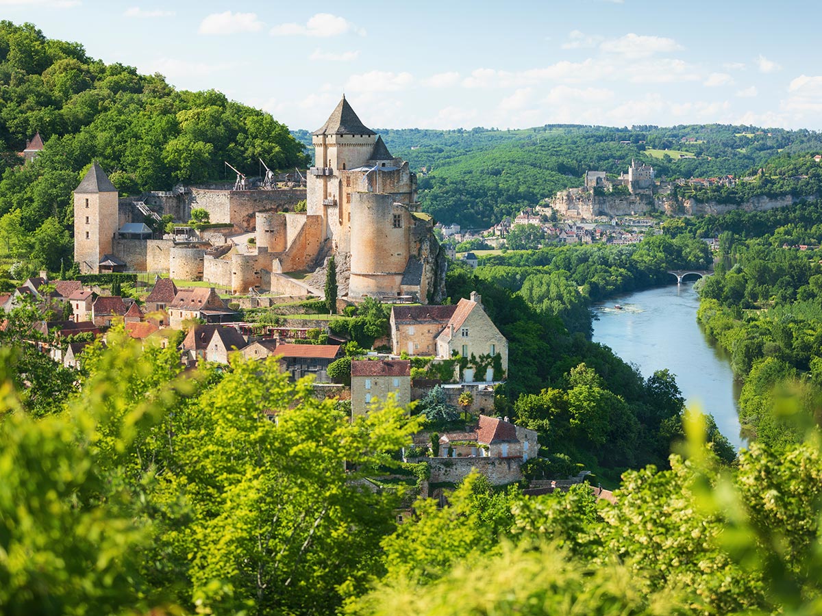 perigord-und-bordeaux-castelnaud-la-chapelle-in-dordogne-207781812.jpg