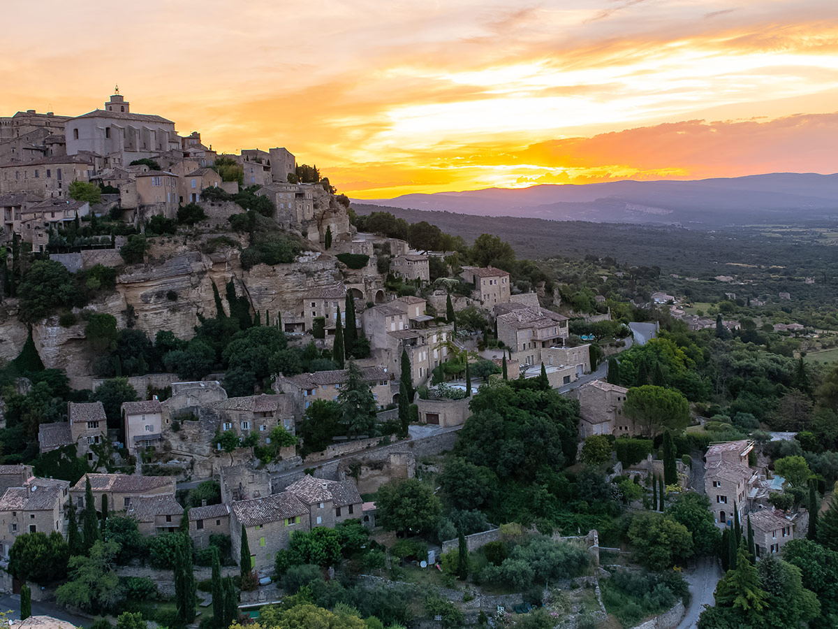 provence-und-der-luberon-goult-364721935.jpg