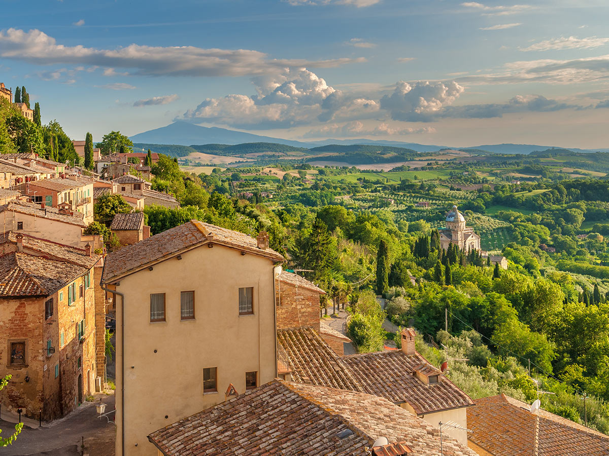 suedliche-toskana-und-umbrien-abwechslungsreiche-landschaft-und-geschichtstraechtige-staedte-montalcino-80696805.jpg