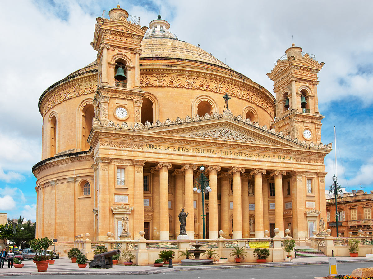 exklusive-flugreise-nach-malta-rotunda-dome-church-of-mosta-143270223.jpg