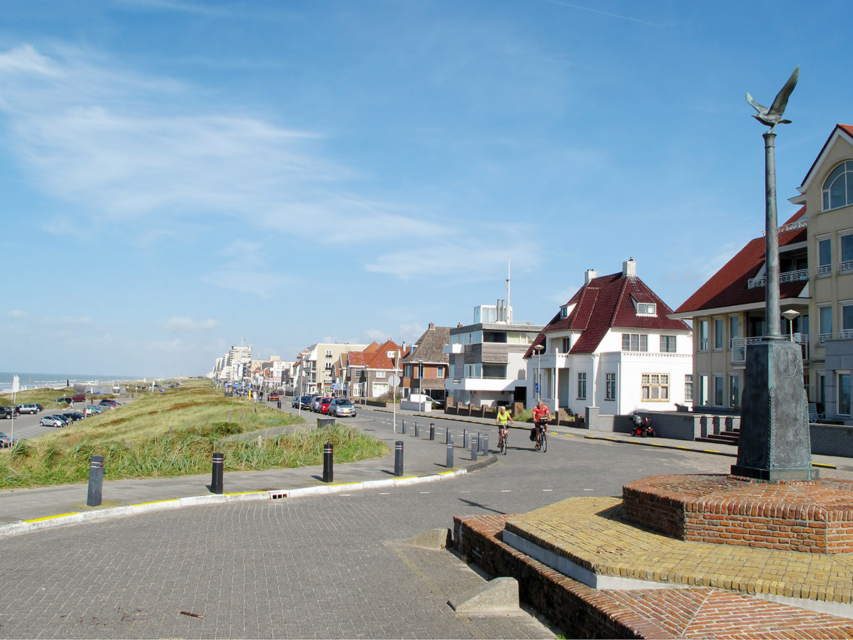 noordwijk-aan-zee-holland-wie-im-bilderbuch-boulevard-in-noordwijk-56418583.jpg