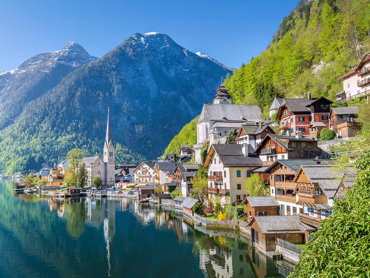 abtenau-im-salzburger-land-10-traditionelle-pferdekutschengala-und-besuch-von-hallstatt-hallstatt-109715417.jpg