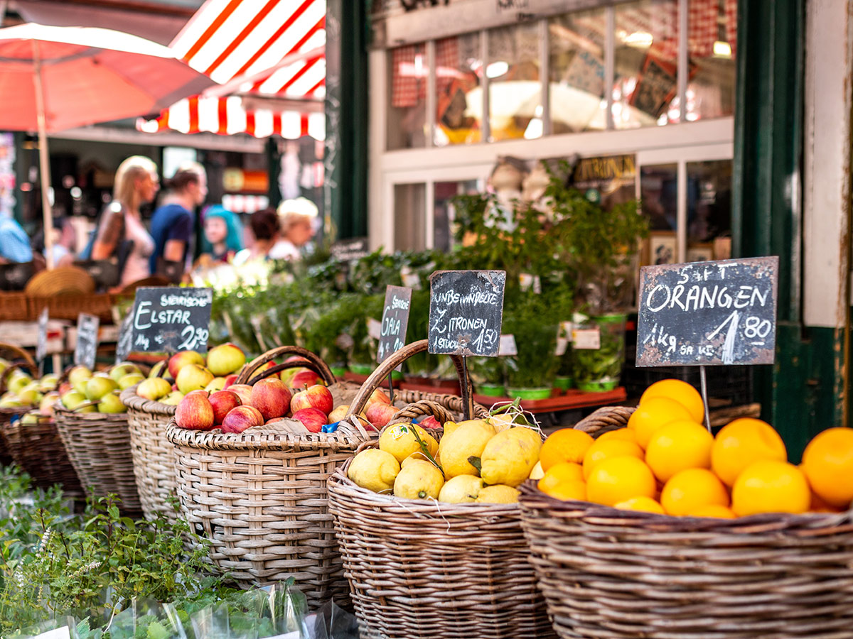 wien-genuss-und-kultur-fuer-alle-sinne-mit-wiener-wald-naschmarkt-300215976.jpg