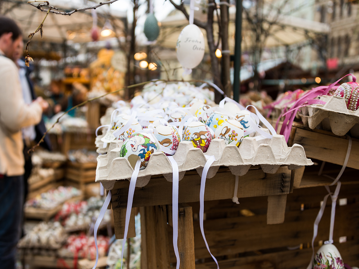 wien-herrliche-tage-in-der-kaiserstadt-ostermarkt-in-wien-177045933.jpg