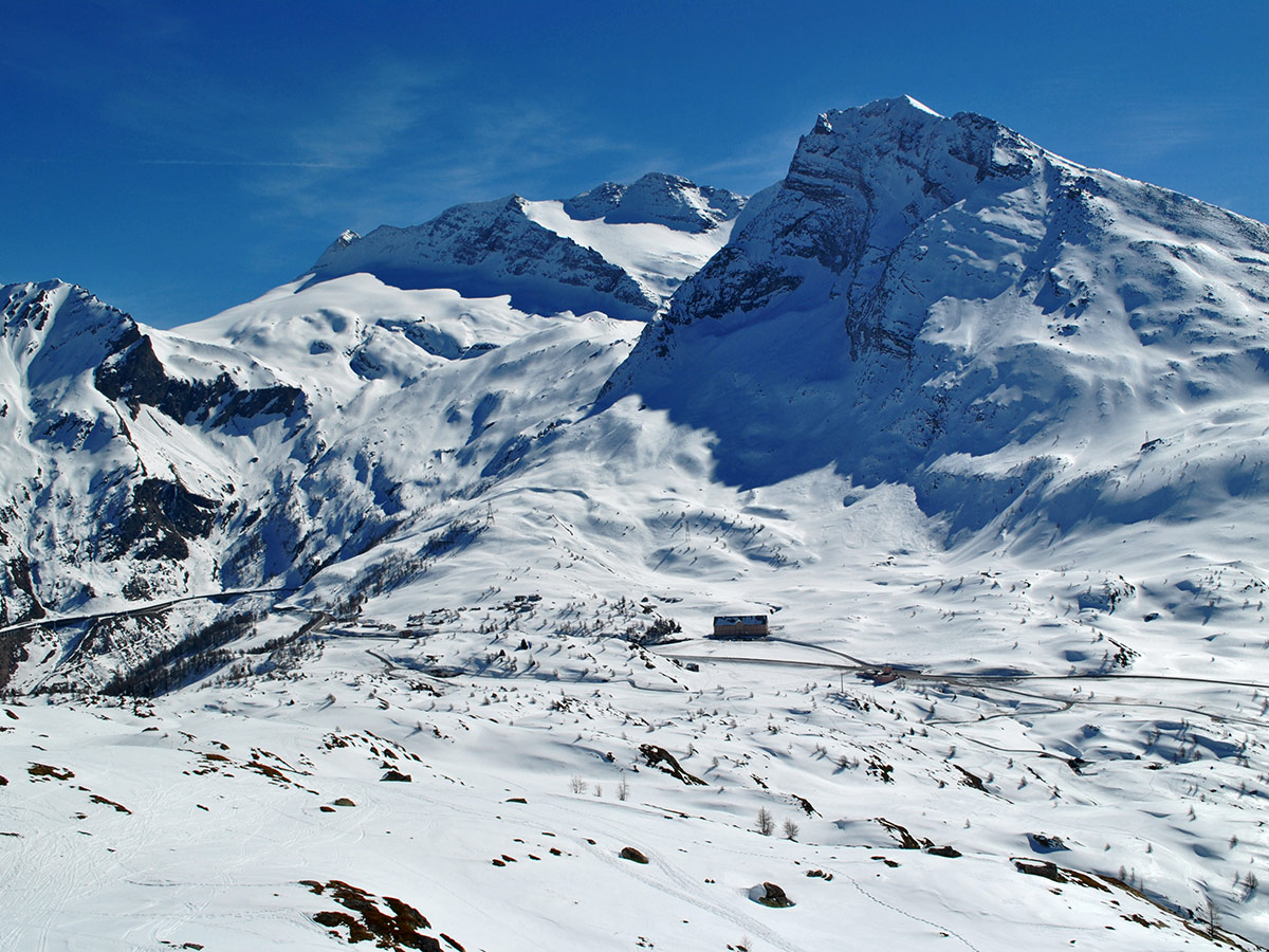 martigny-im-wallis-simplon-pass-36085180.jpg