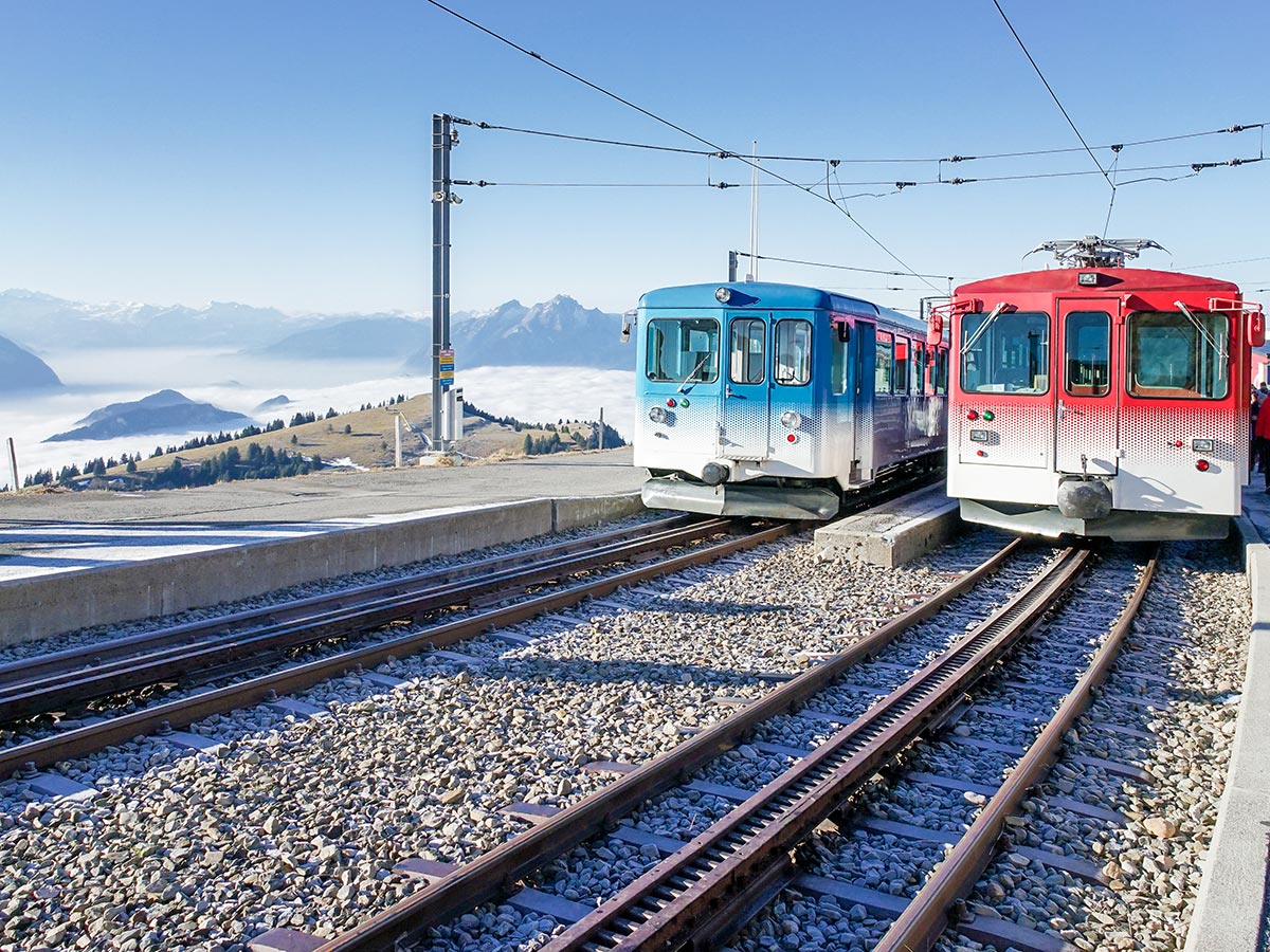 silvester-in-der-schweizer-stadt-zug-zahnradbahn-130056457.jpg