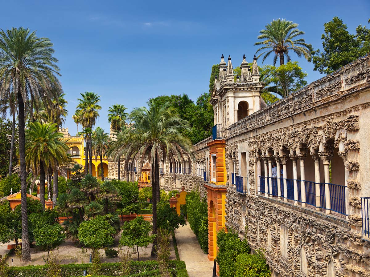 andalusien-kultur-genuss-und-erholung-im-schoenen-sueden-spaniens-alcazar-gardens-in-seville-78728306.jpg