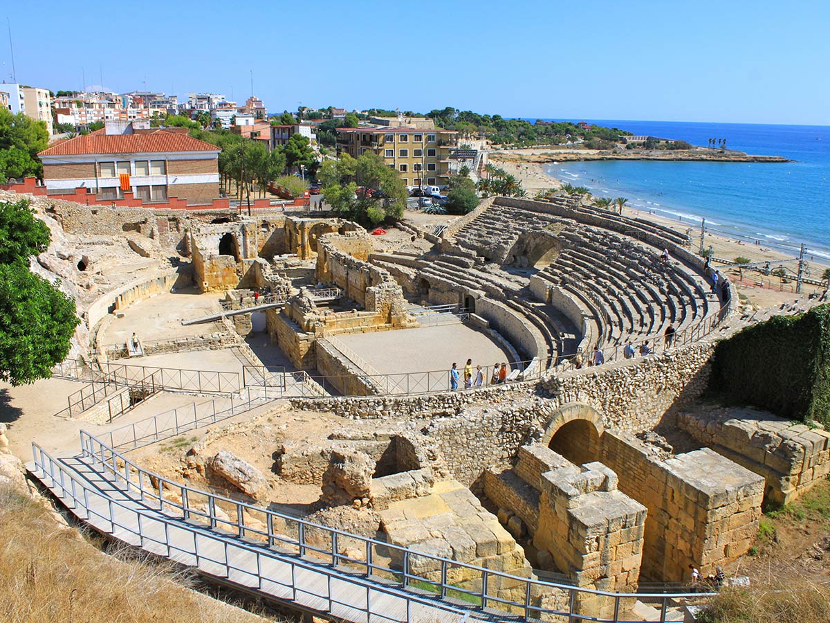 andalusien-kultur-genuss-und-erholung-im-schoenen-sueden-spaniens-amphitheater-von-tarragona-40940312.jpg