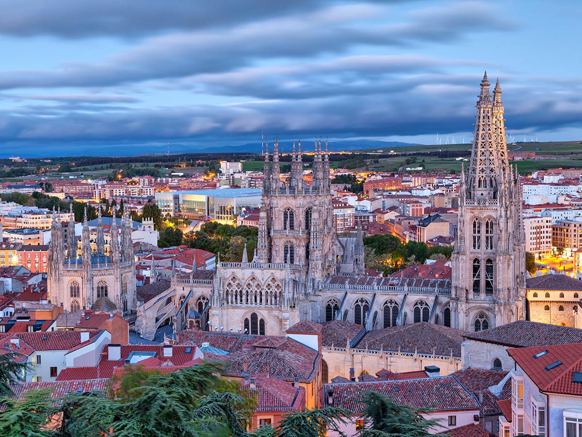 andalusien-kultur-genuss-und-erholung-im-schoenen-sueden-spaniens-burgos-cathedral-84425713.jpg