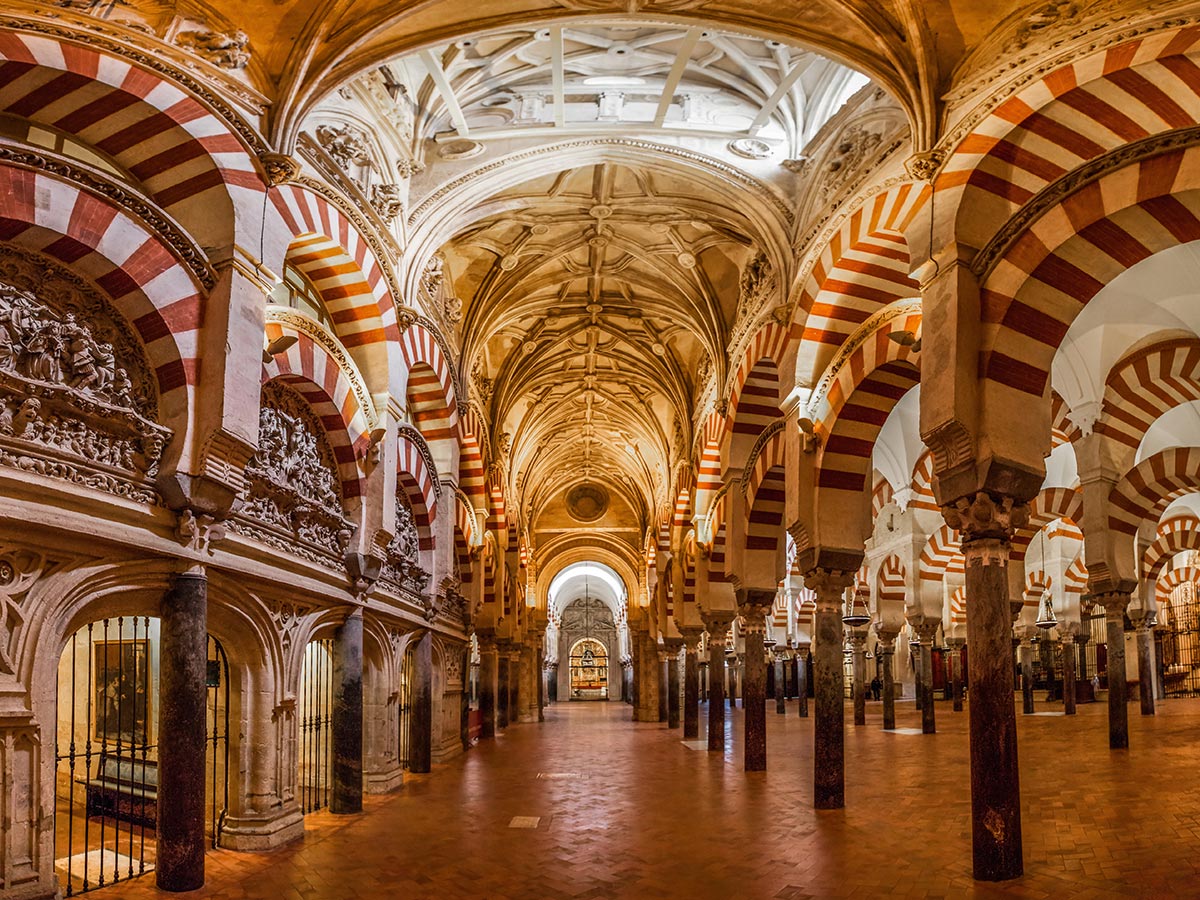 andalusien-kultur-genuss-und-erholung-im-schoenen-sueden-spaniens-mosque-cathedral-of-cordoba-47968796.jpg