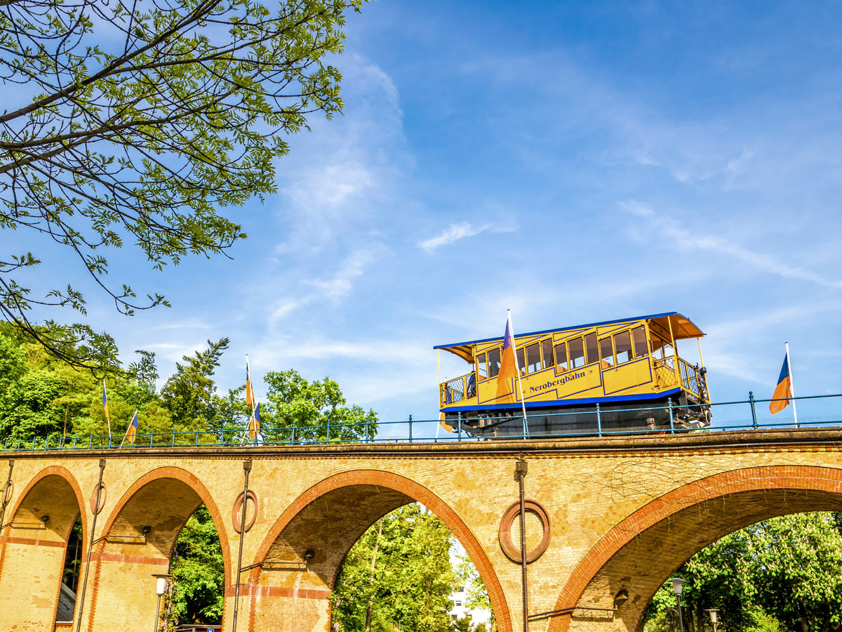 wiesbaden-rheingau-nerobergbahn-196094351.jpg